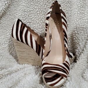 Vince camuto wedge platform espadrille zebra cow hair peep toe shoes